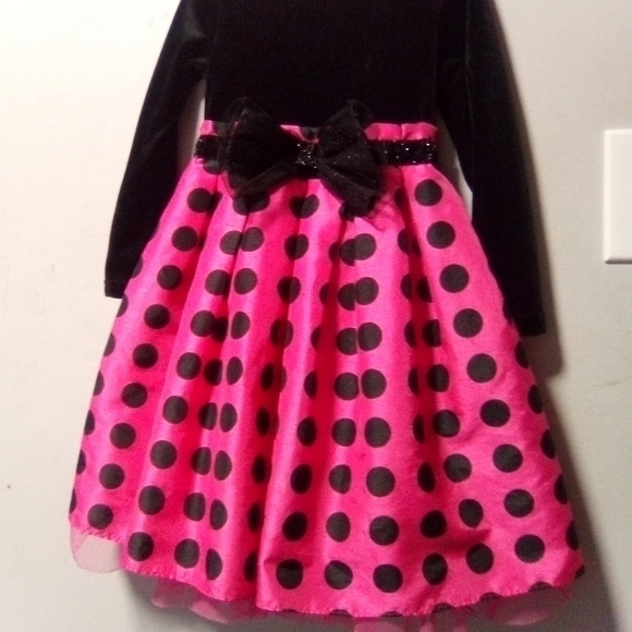 YOUNGLAND girls holiday party dress. Red and black with black polka dots. Size 5 - Picture 8 of 11